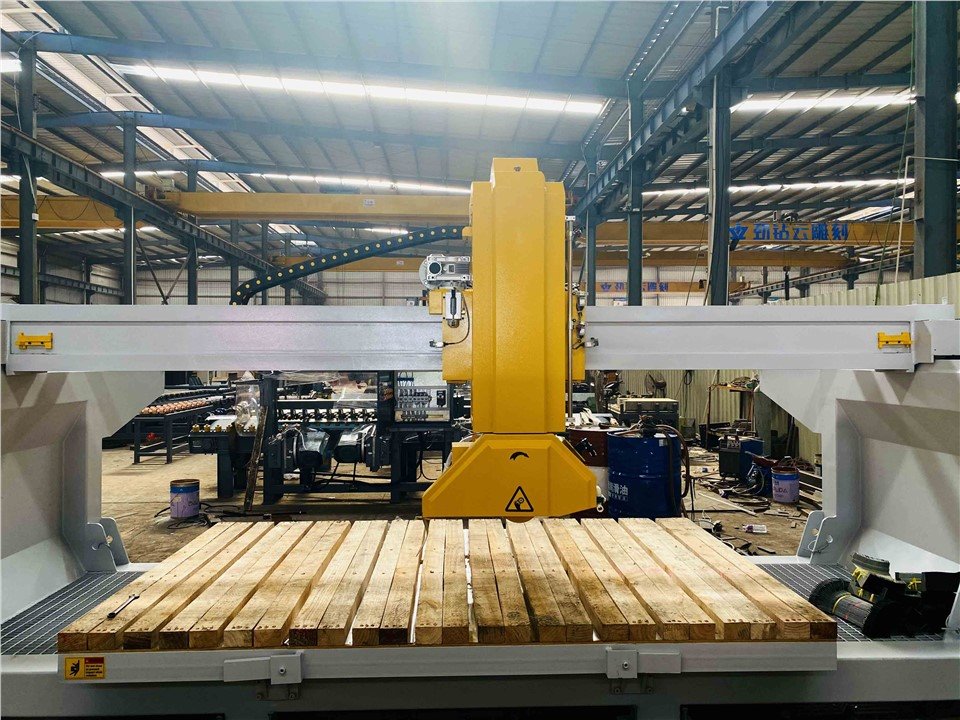 Machine de découpe de pont infrarouge intégrée